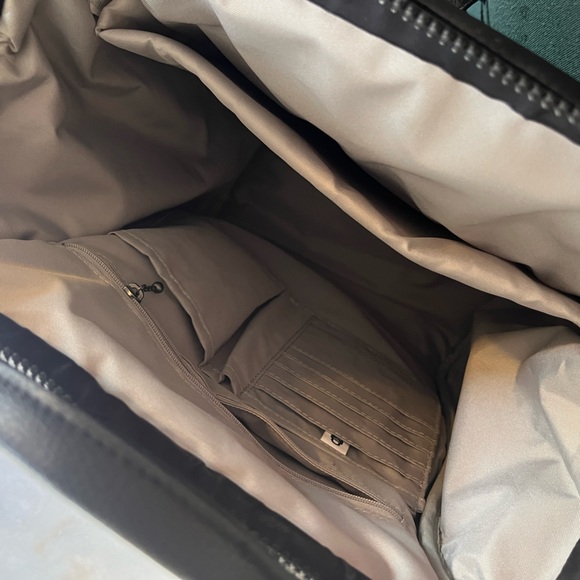 Soho Backpack - Great for travel or daily office trip - Picture 7 of 17